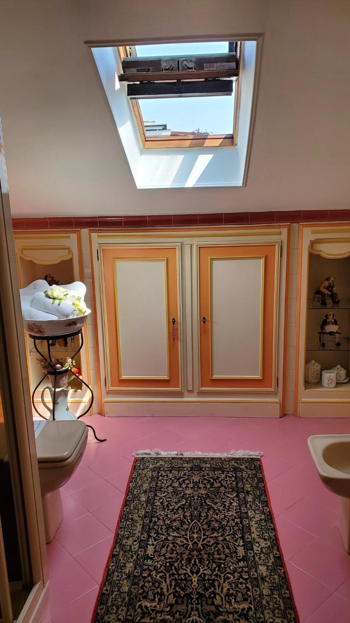 Eleganza Di Uno Stile Fuori Dal Tempo * Turin